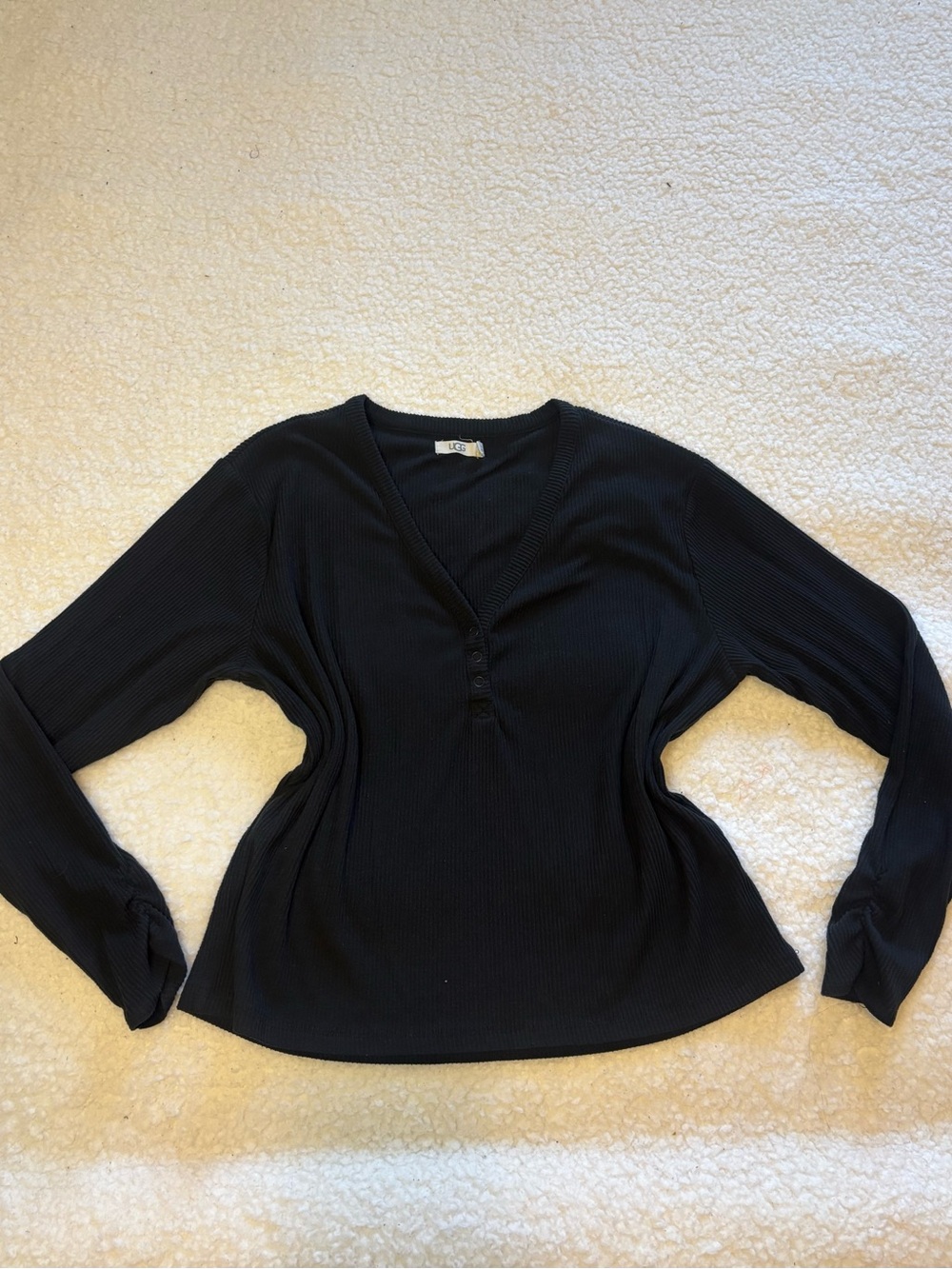 UGG Women Black Ribbed Knit V-neck Long Sleeve Henley Top